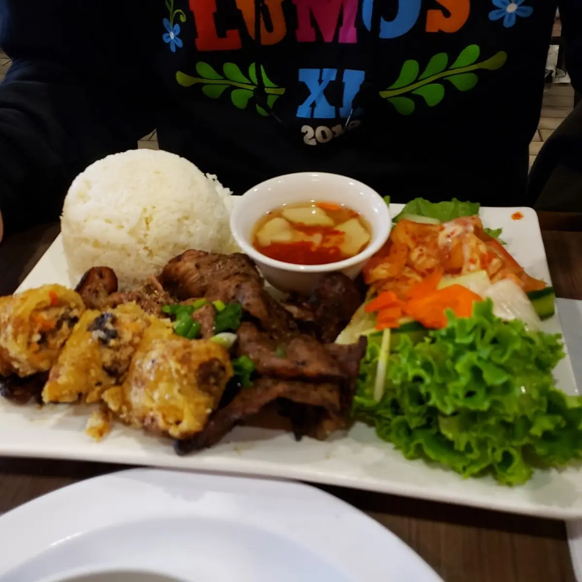 Cơm Tấm Thịt Nướng Chả Giò