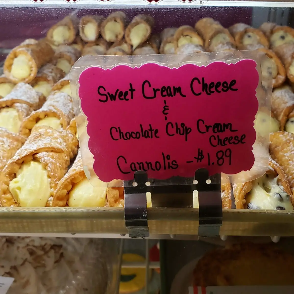 Cream Cheese Chocolate Chip Cannolis