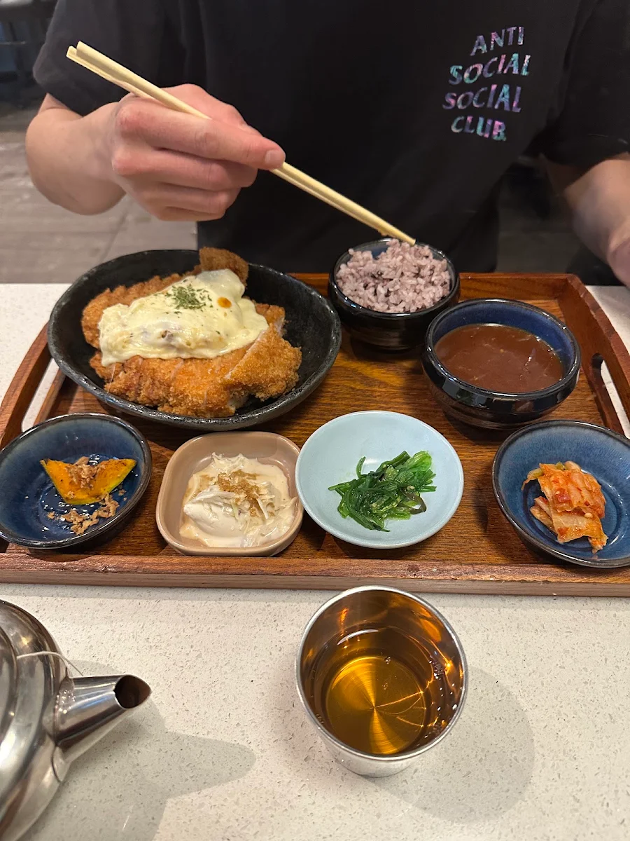 pork katsu bibimbap 양념돈까스 비빔밥