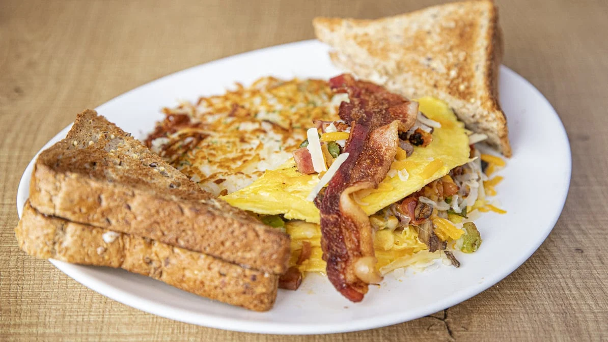 Highlights, Humpty's Big Plate Diner - Yorkton