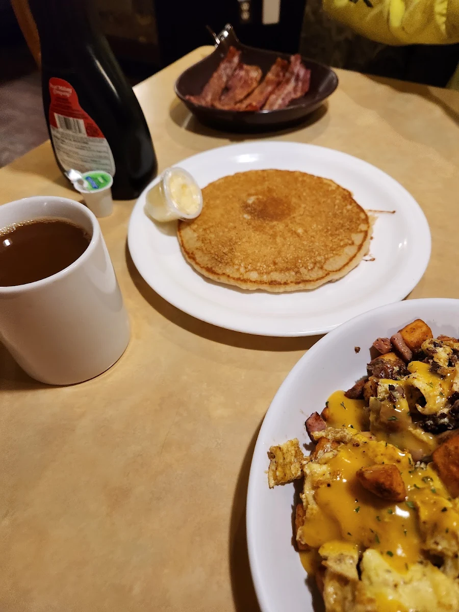 Humpty's Original Deluxe, Humpty's Big Plate Diner - Yorkton