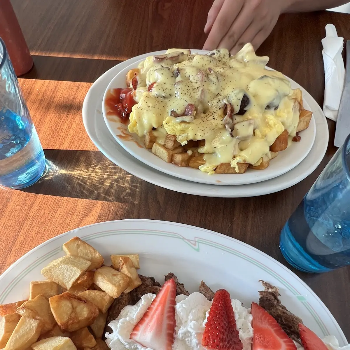 Highlights, Ma & Pa's Bar & Grill