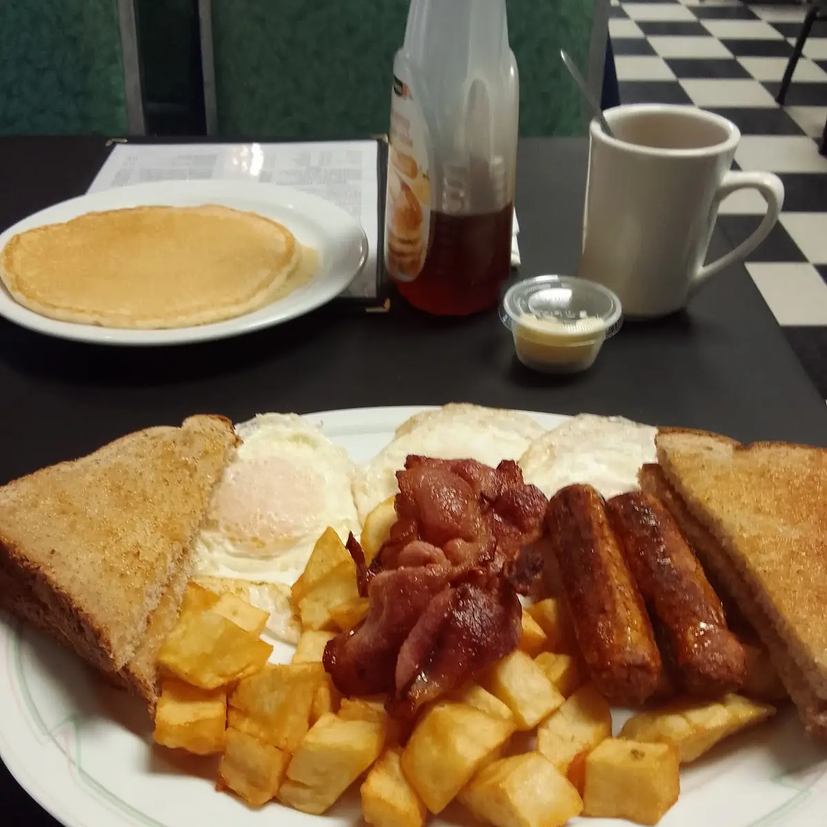 Mega Breakfast, Ma & Pa's Bar & Grill