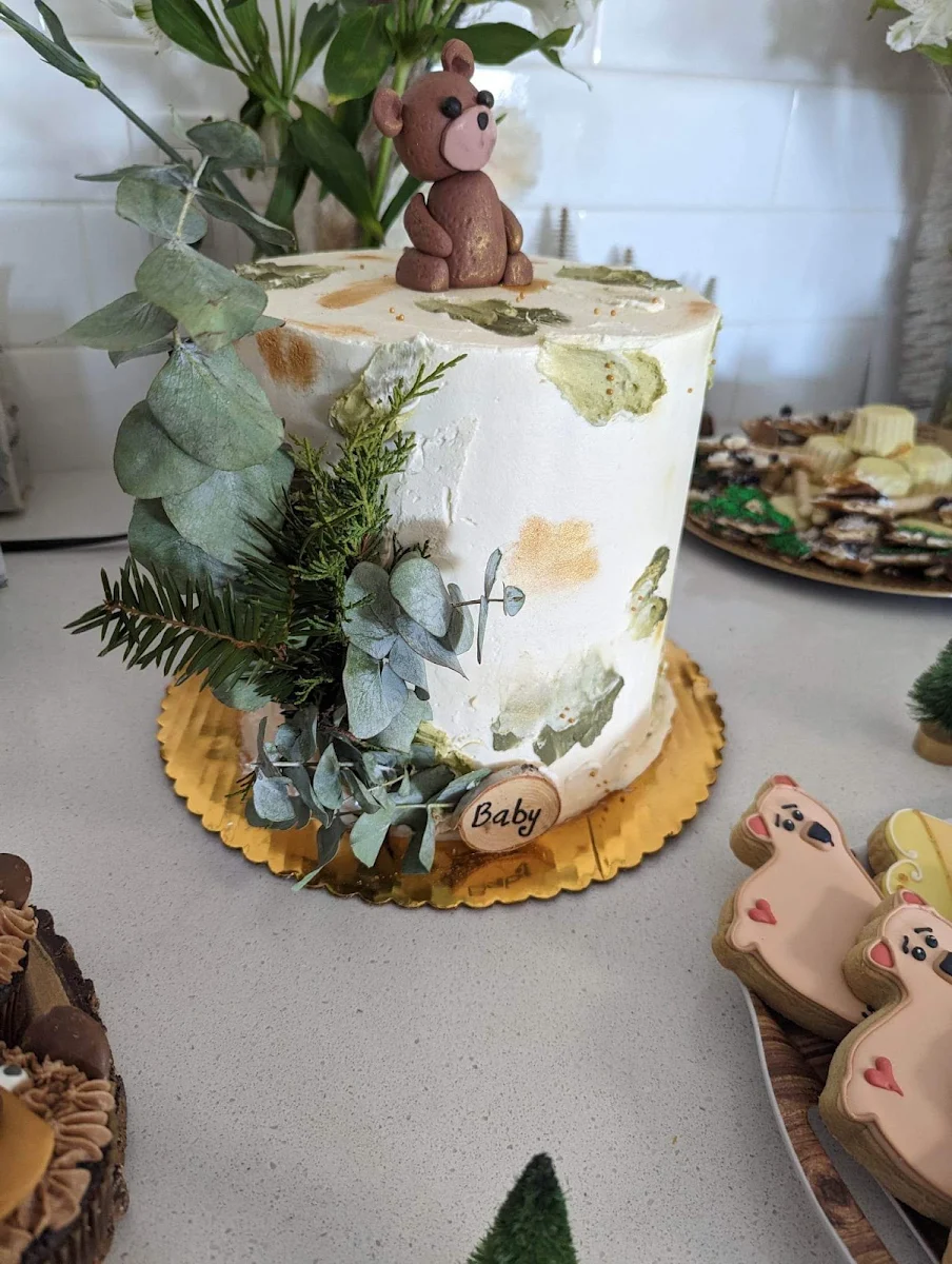 Highlights, Honey Cake Pastry Shop