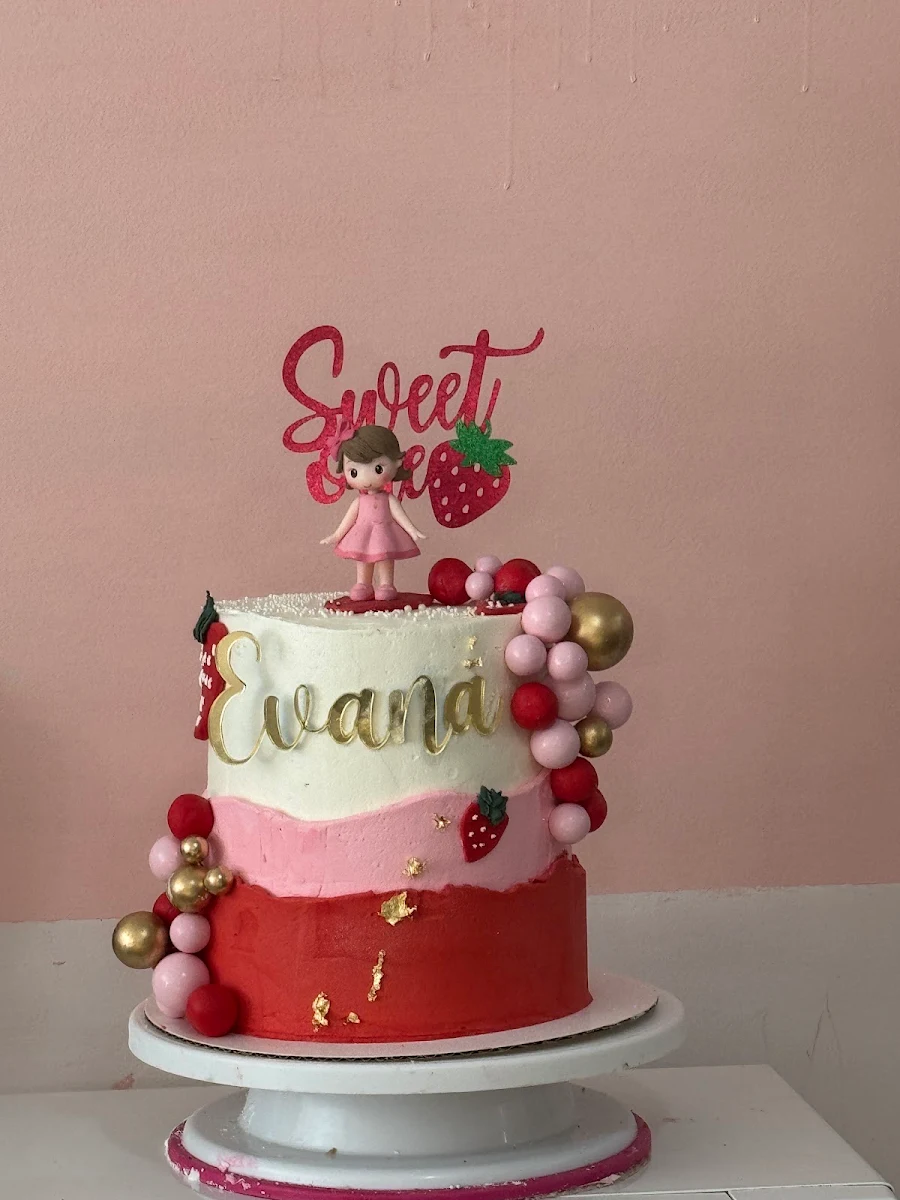 Highlights, Honey Cake Pastry Shop