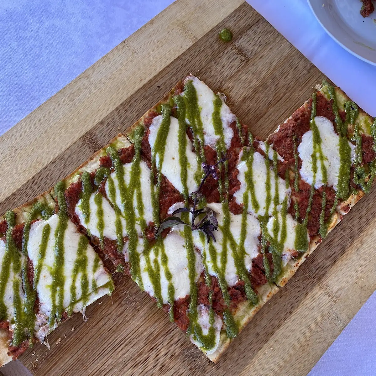 Flat Bread Pizza Margherita