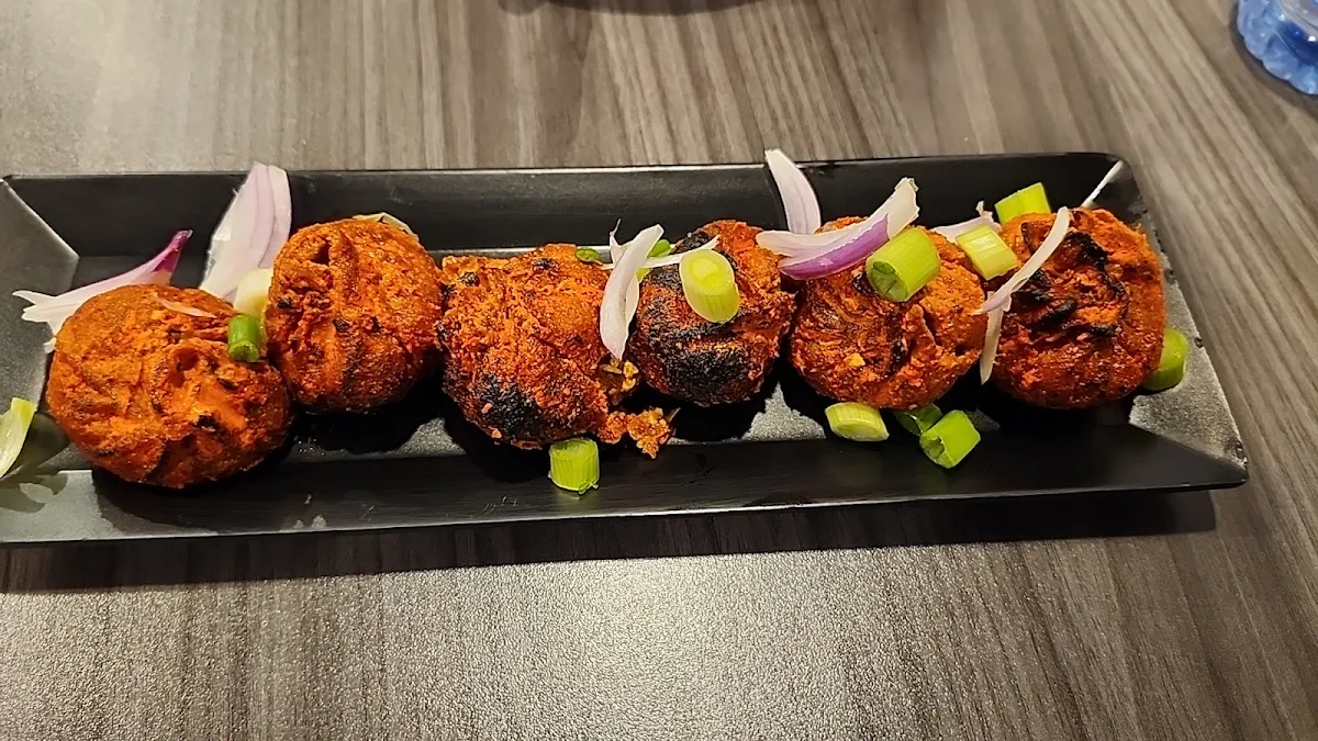 Veg Tandoori Momos, Les Momos