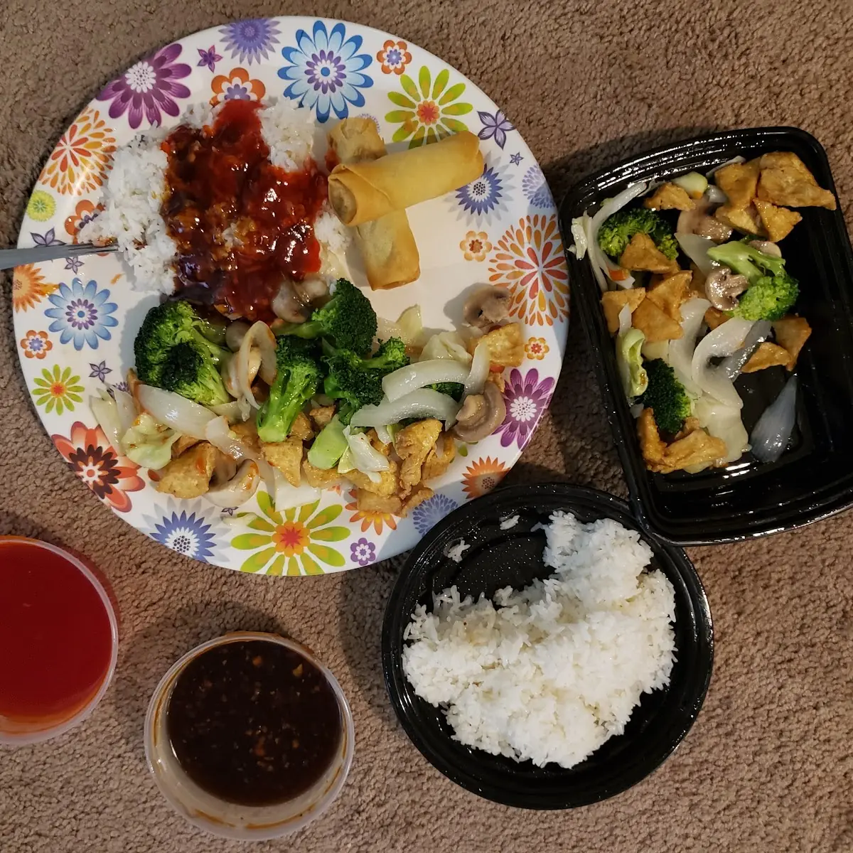 Steamed Rice with Garlic and Hot&Sour Sauce Assorted Vegetables with Tofu