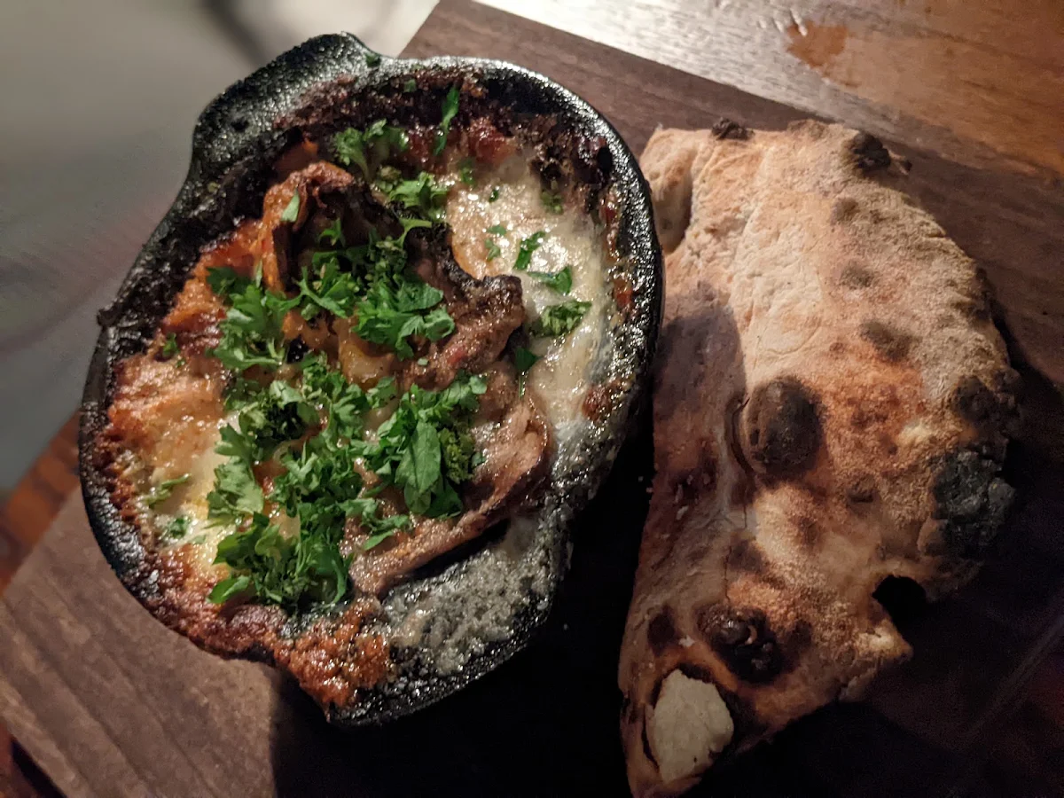 Polenta, Pizzéria NO.900