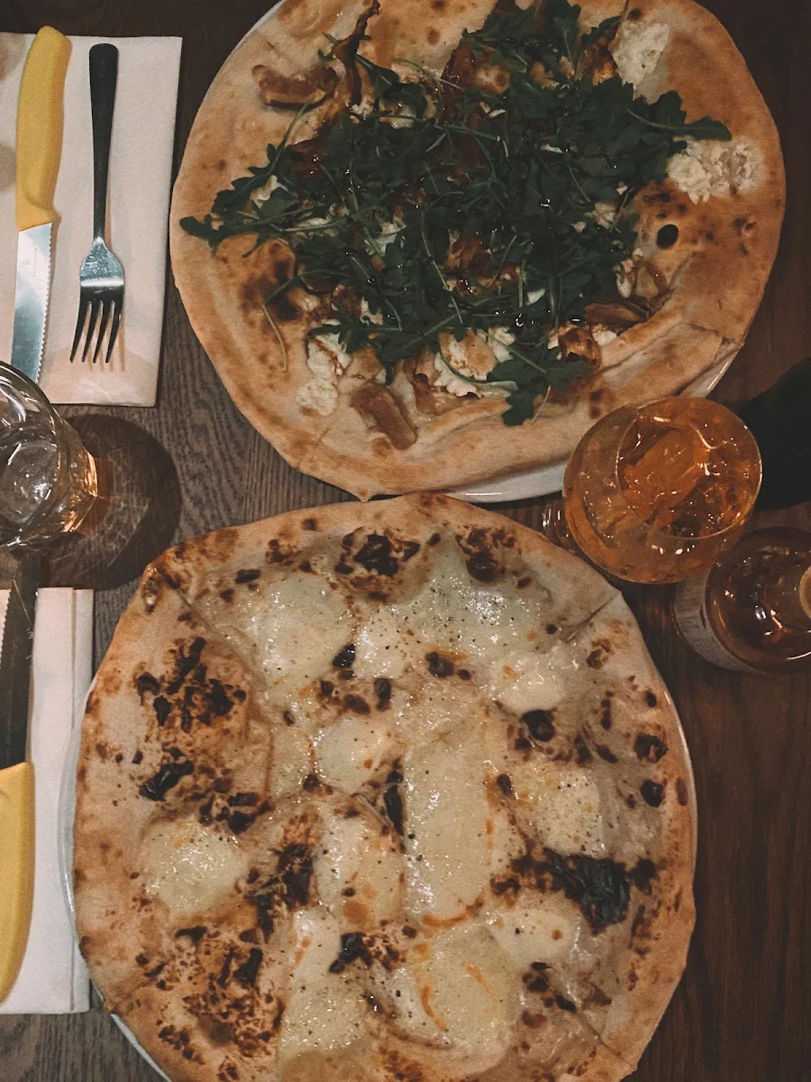 Quatre Fromages, Pizzéria NO.900