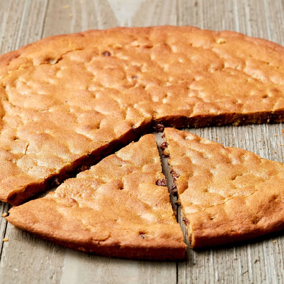 12 Chocolate Chip Cookie Cake