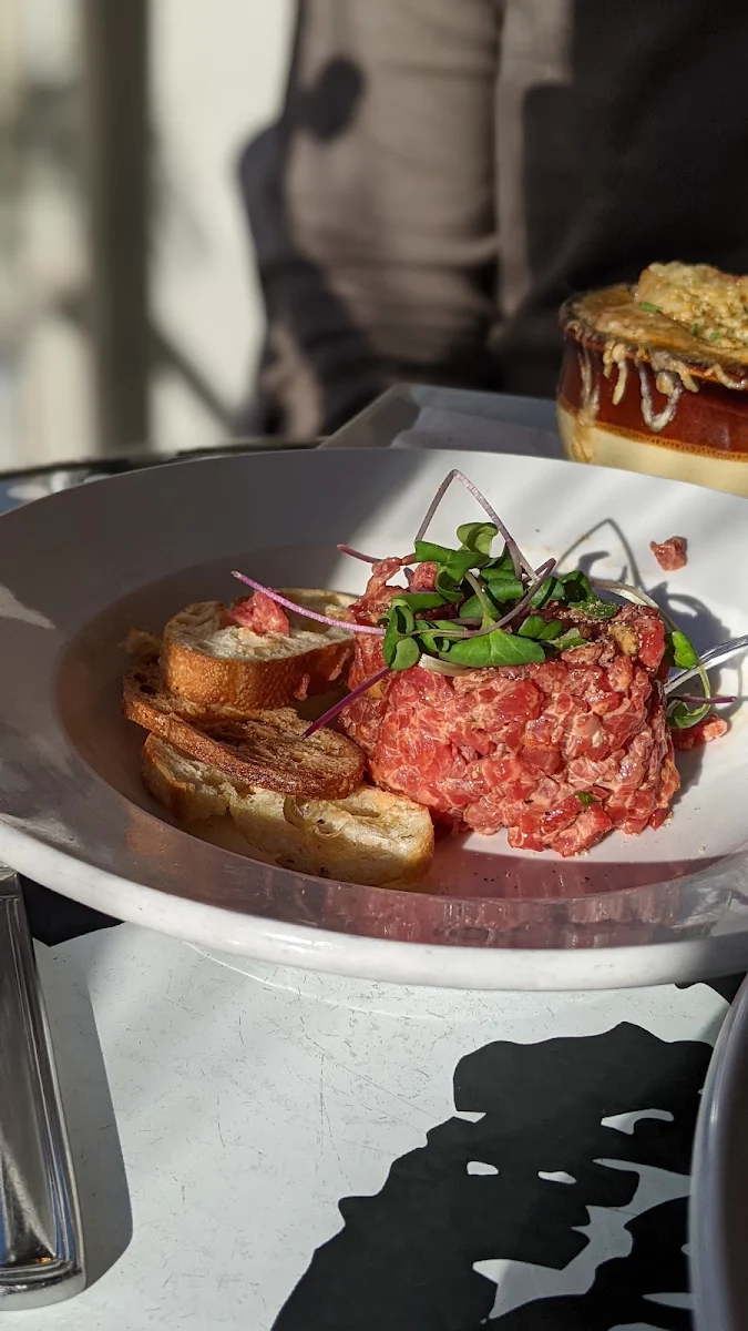 Tartare de Boeuf, Sapristi...bistro bar