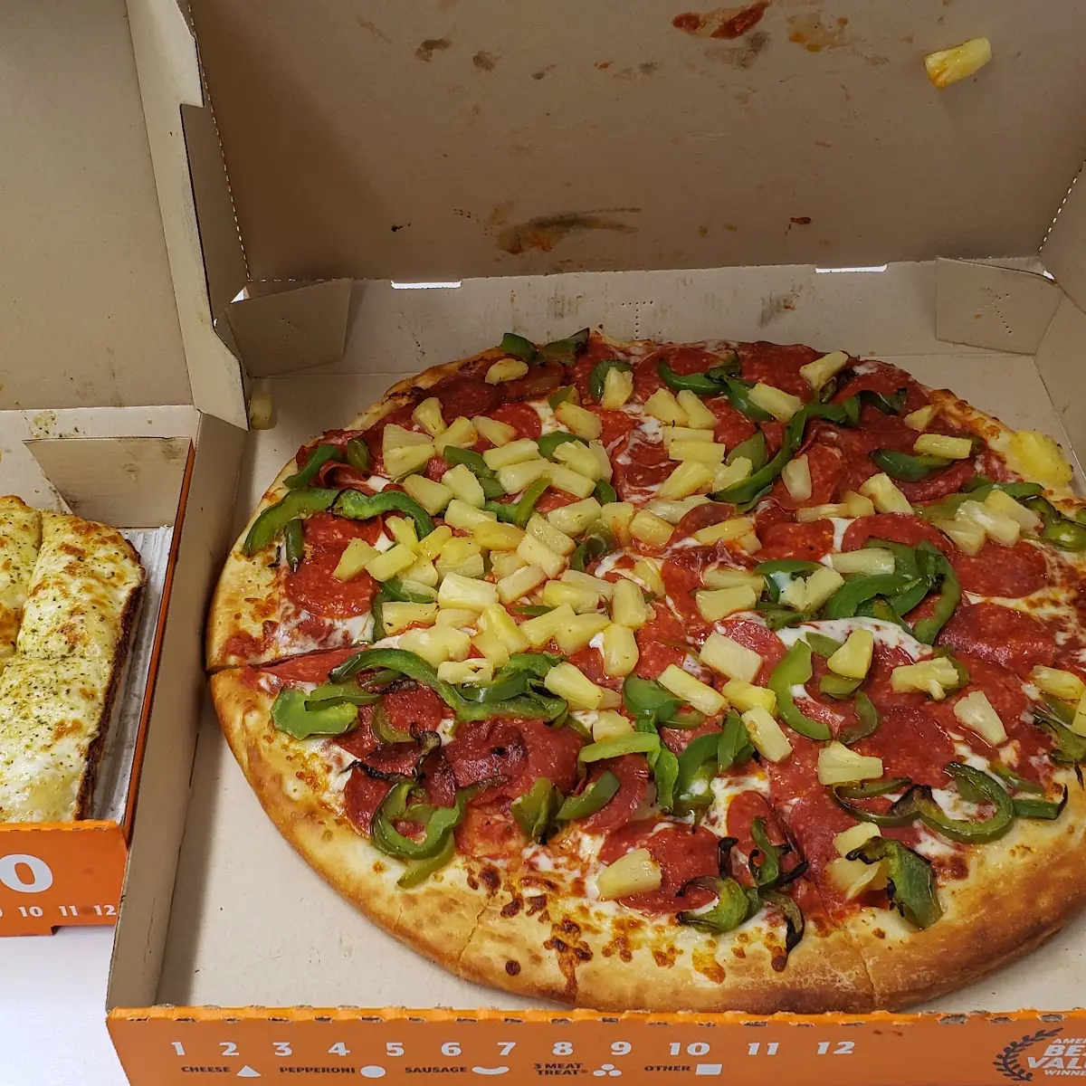 Pepperoni Pizza Extra Pepperoni Green Peppers and Pineapple with Cheesy Garlic Bread