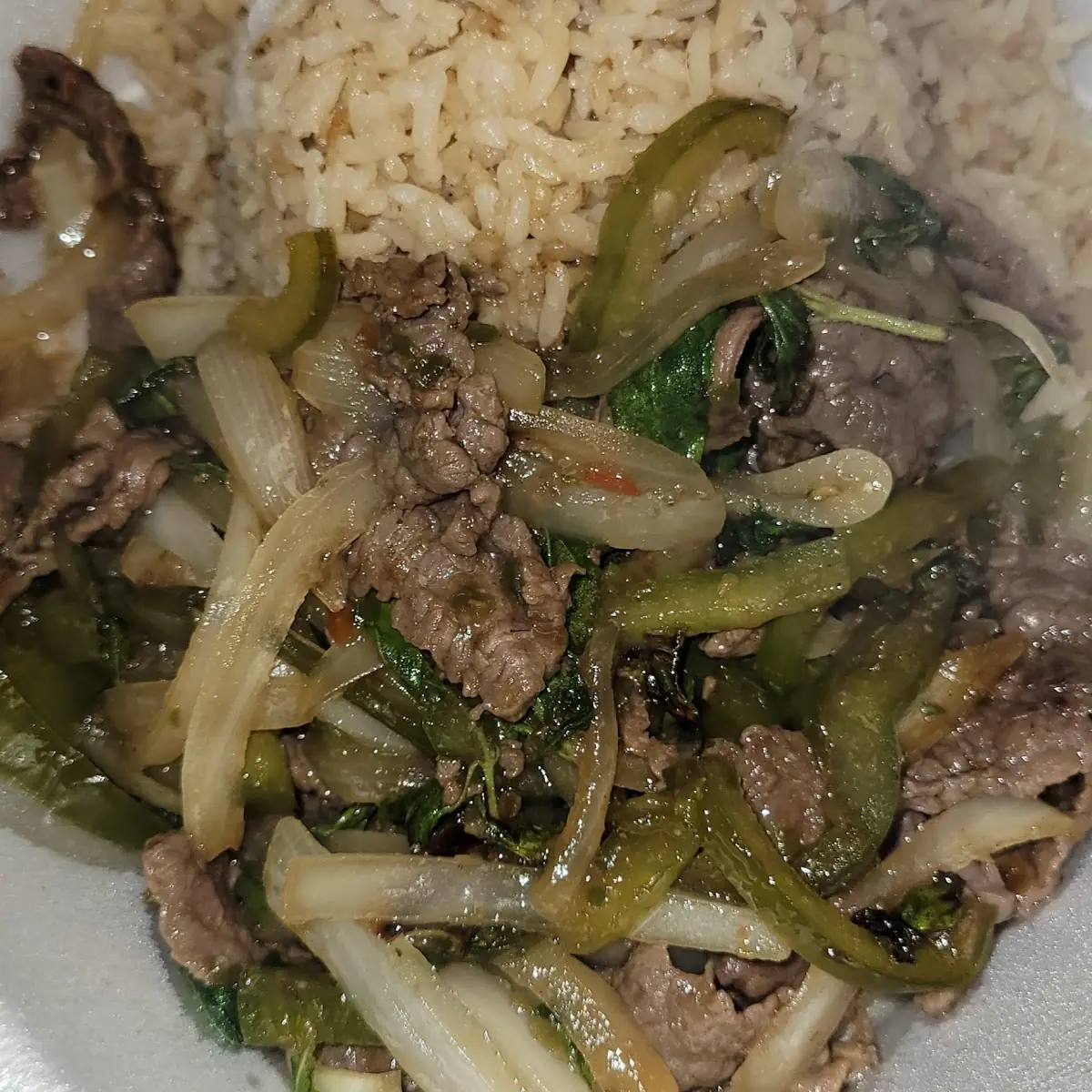 Curry Chicken an Pad Prik Beef Aka Basil Beef