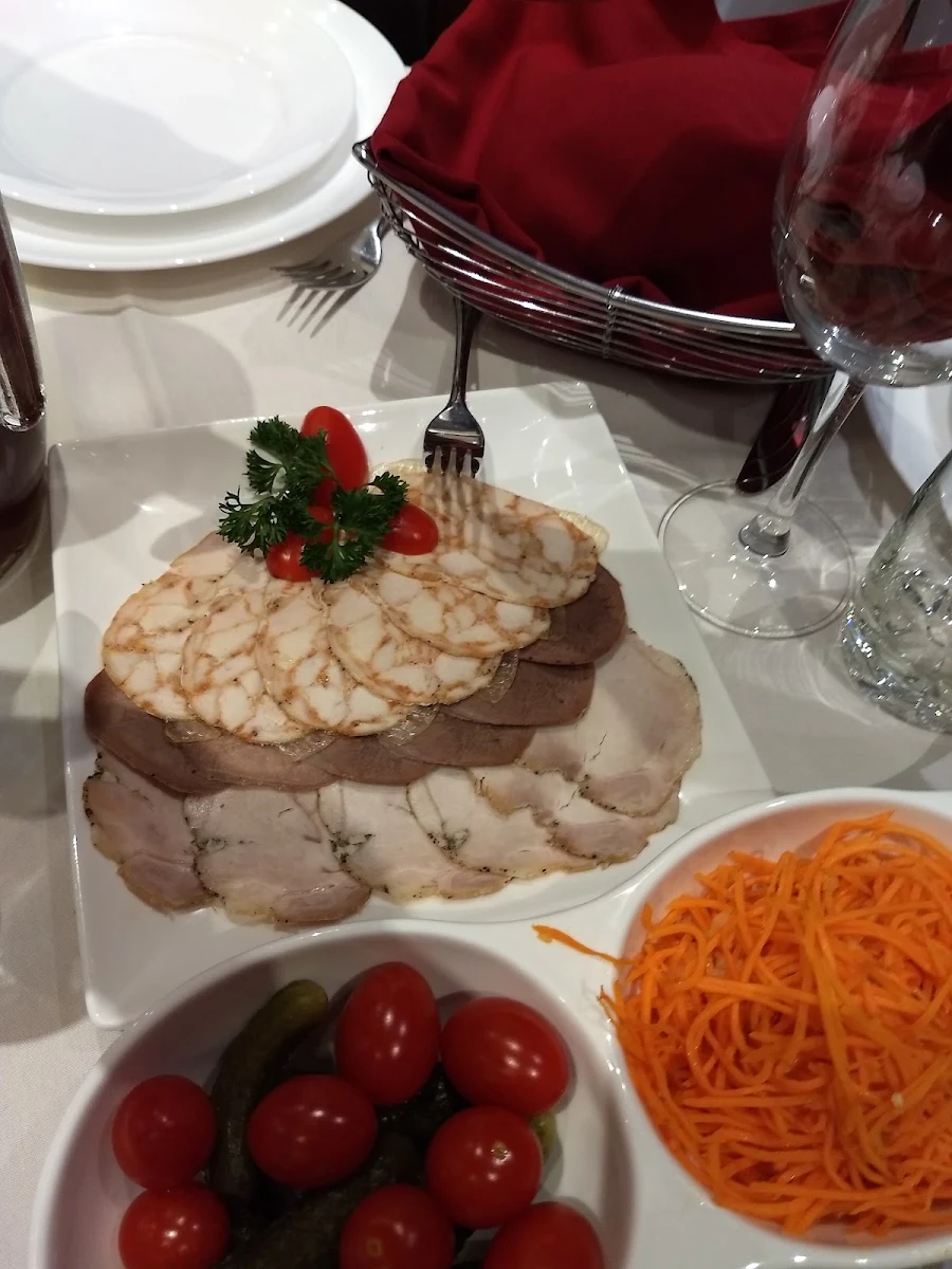 нарезка мясное ассорти