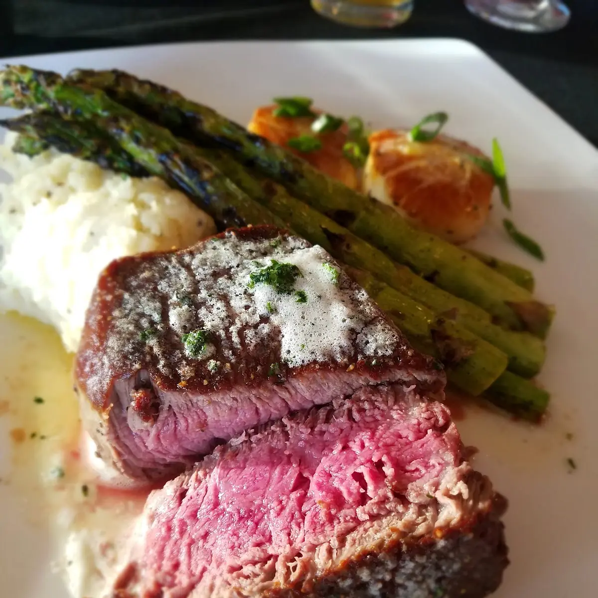 Filet Mignon with Garlic Mashed Potatoes
