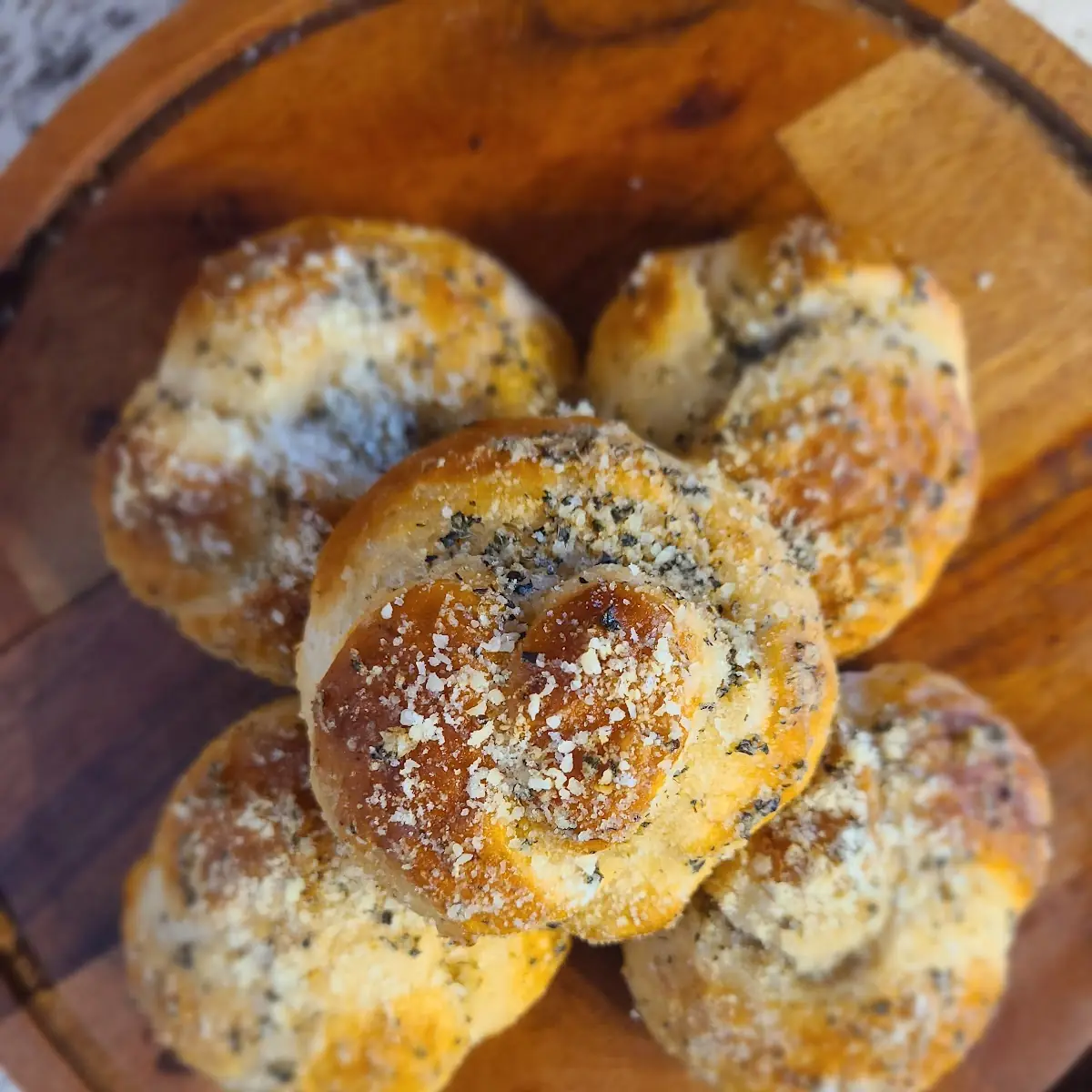 Garlic Parmesan Pretzel Knots