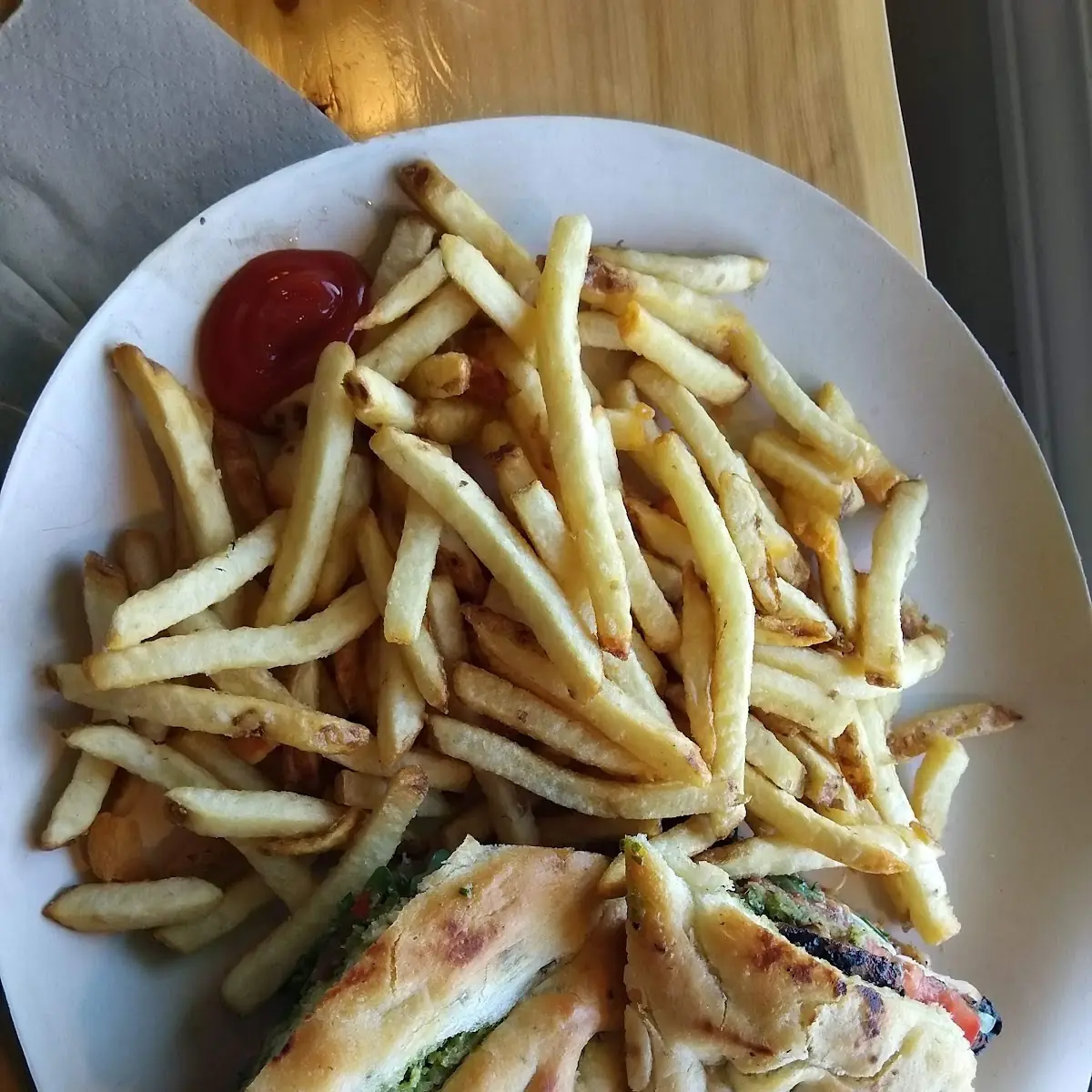 Grilled Chicken Sandwich with Fries