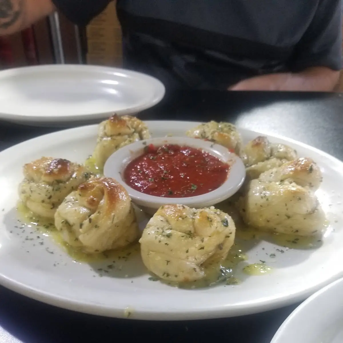 Garlic Bread Knotems