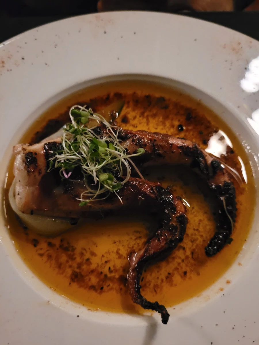 Octopus, La Demande Générale Valleyfield Bistro & Buvette