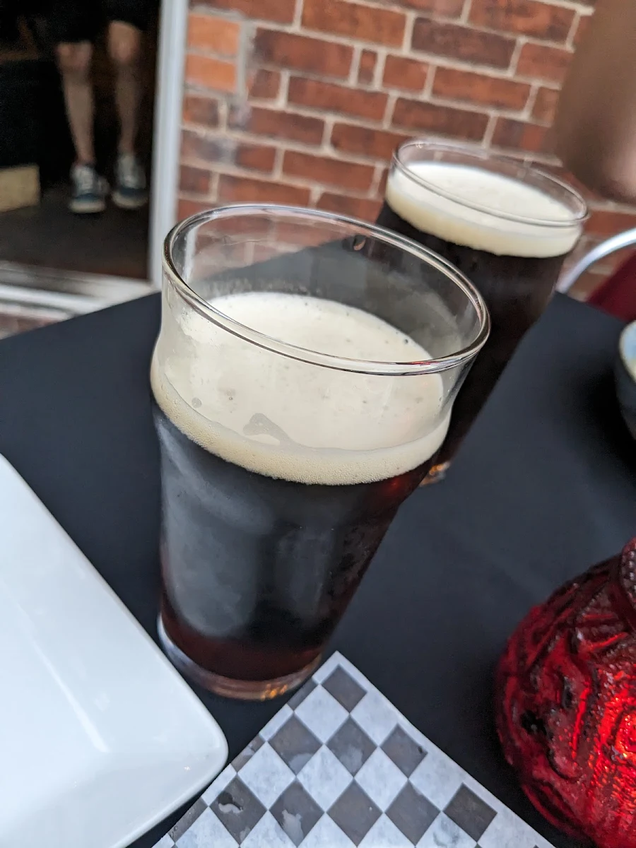 Stout Beer, La Demande Générale Valleyfield Bistro & Buvette
