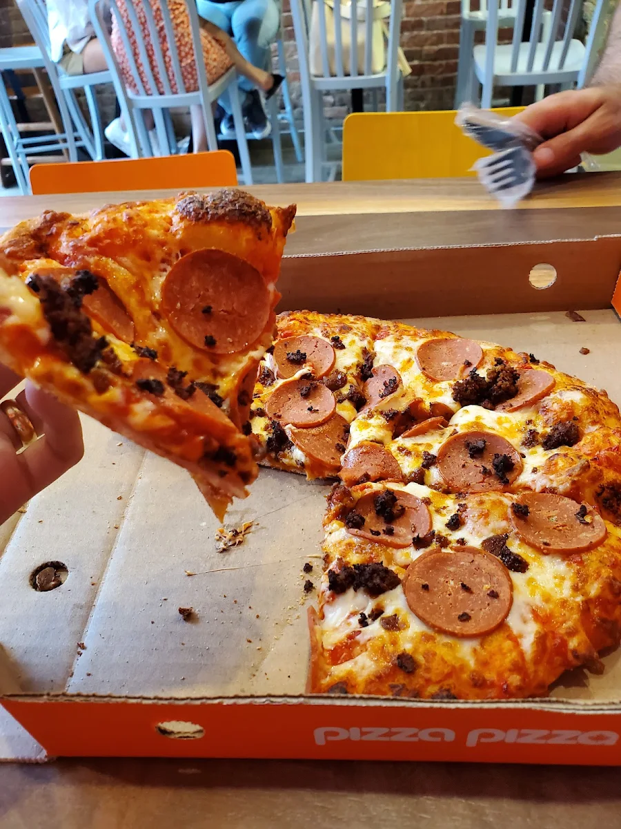 Meat Lovers Pizza, Pizza Pizza