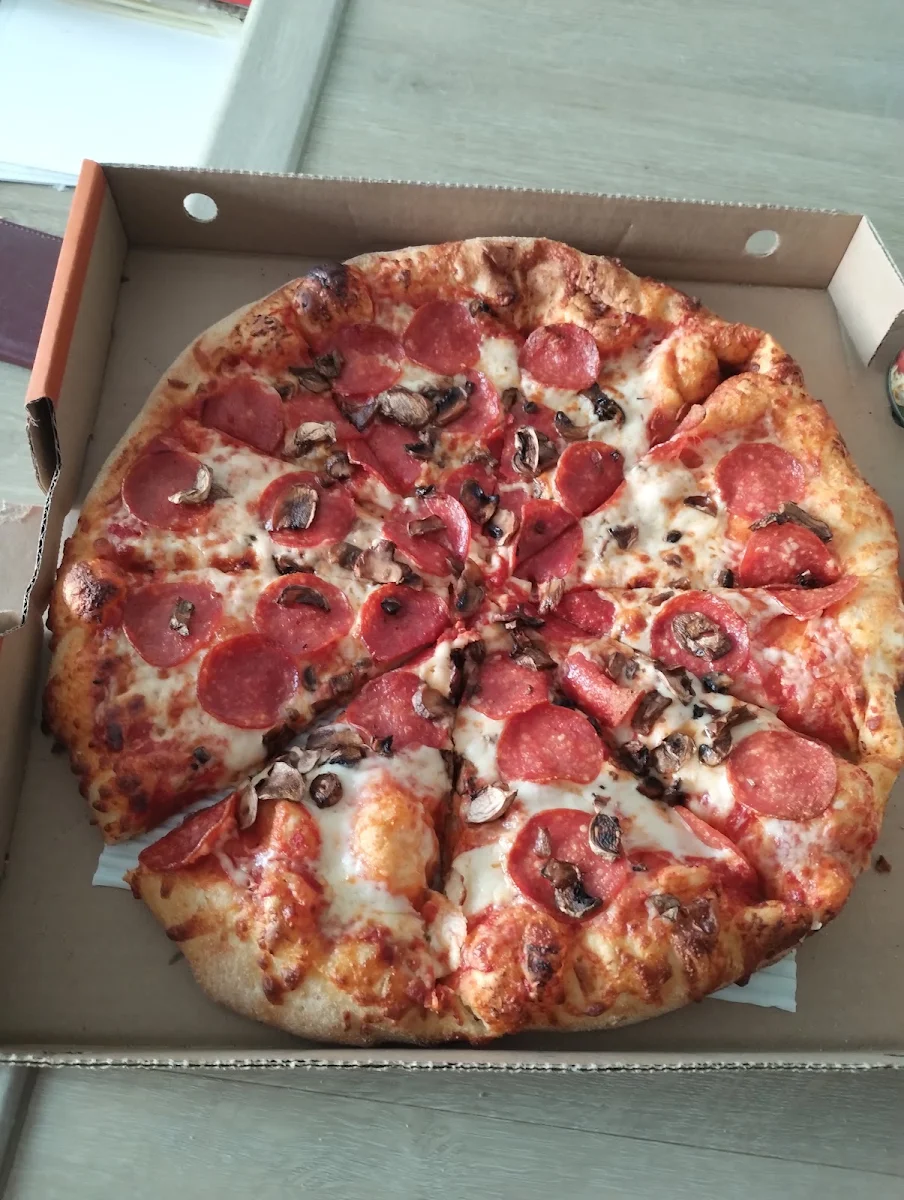 Pepperoni Pizza, Pizza Pizza
