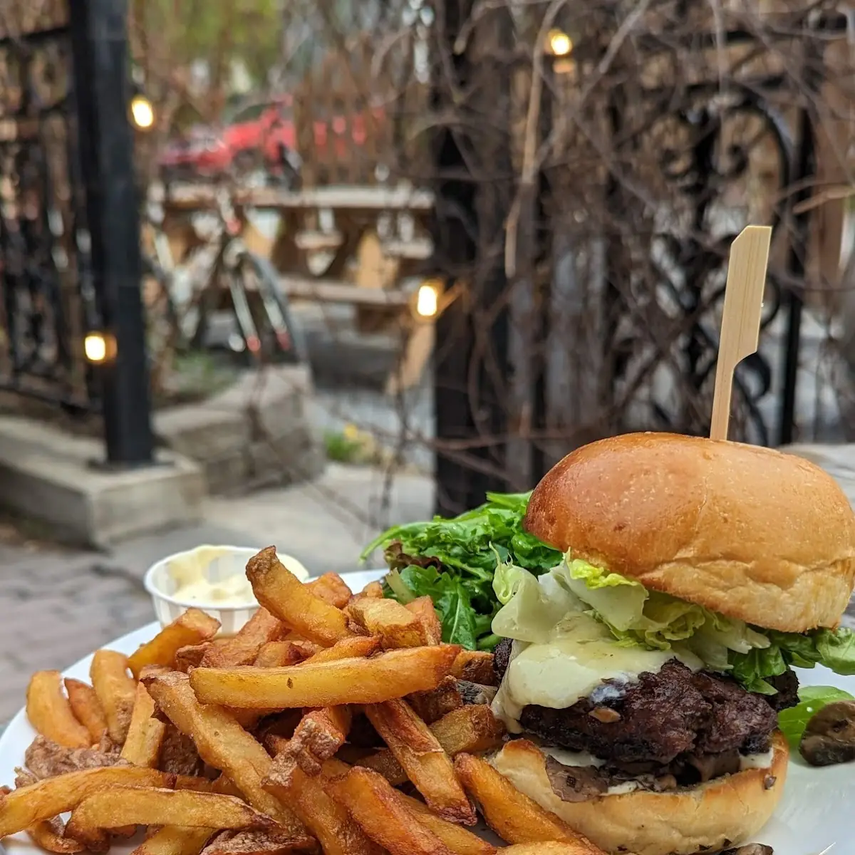 Le Burger Forestier, Brasserie Dunham / Pub & Boutique