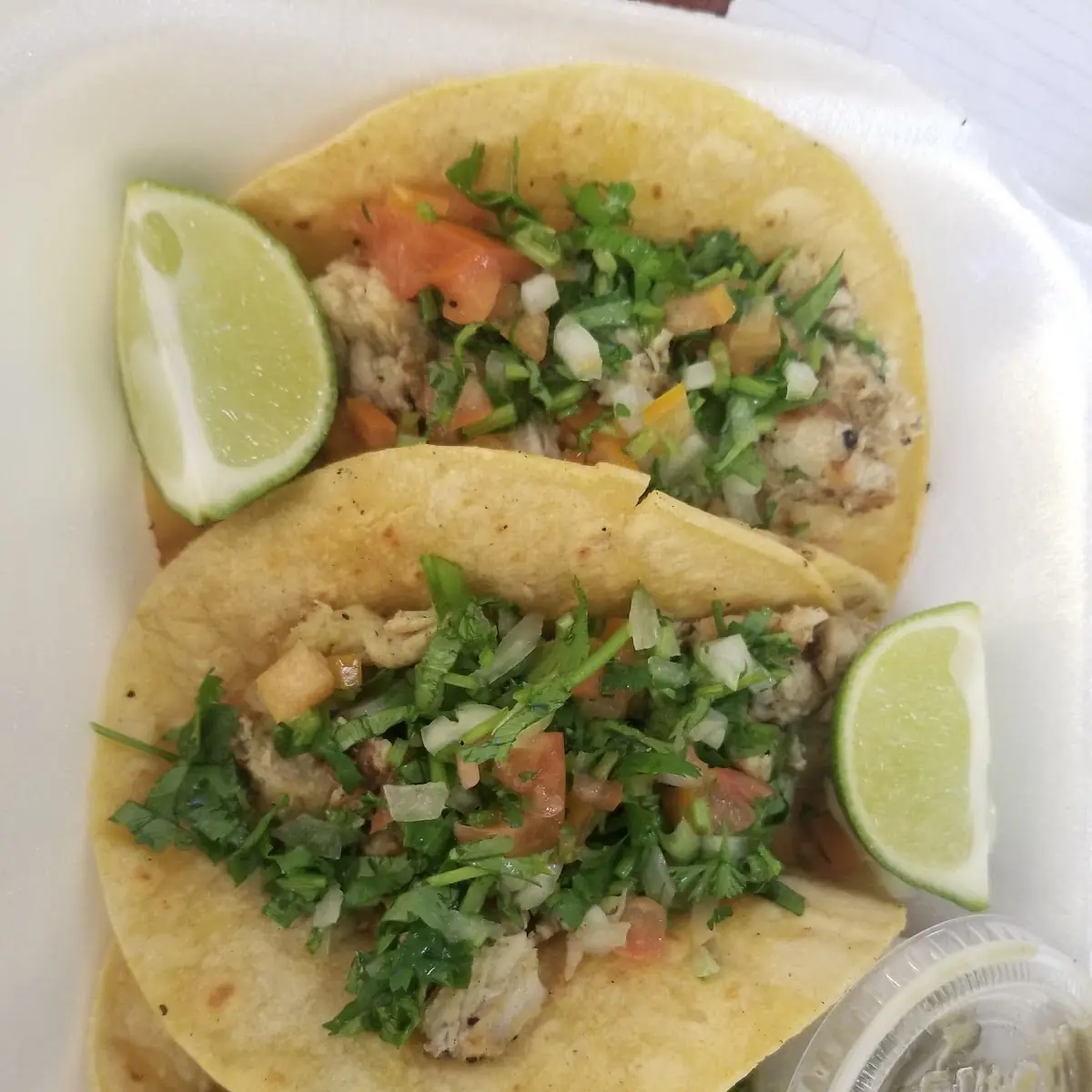 Taco's De Pollo Asado Con Chismole