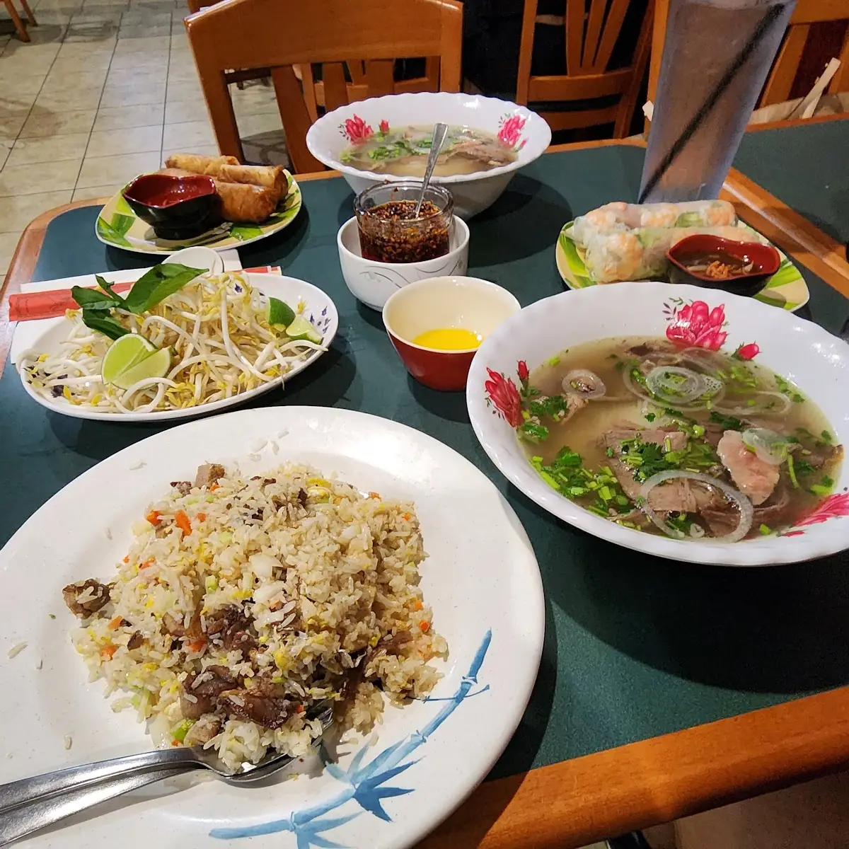 Pho DAC Biet Special Combo