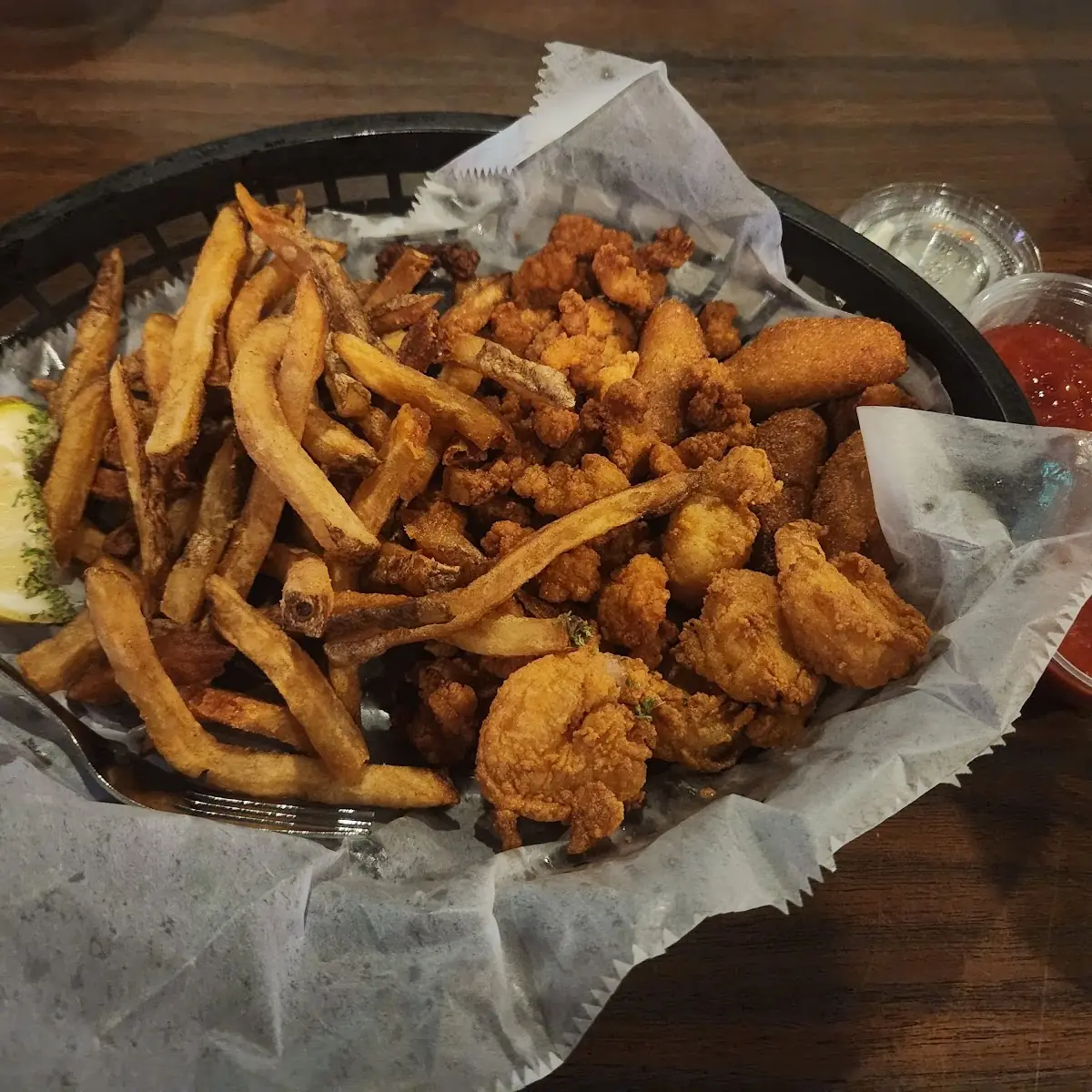 Fried Shrimp Basket with Fries