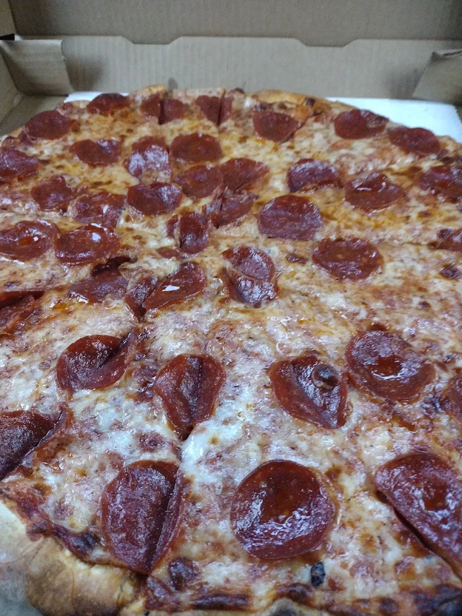 Large Pepperoni Pizza