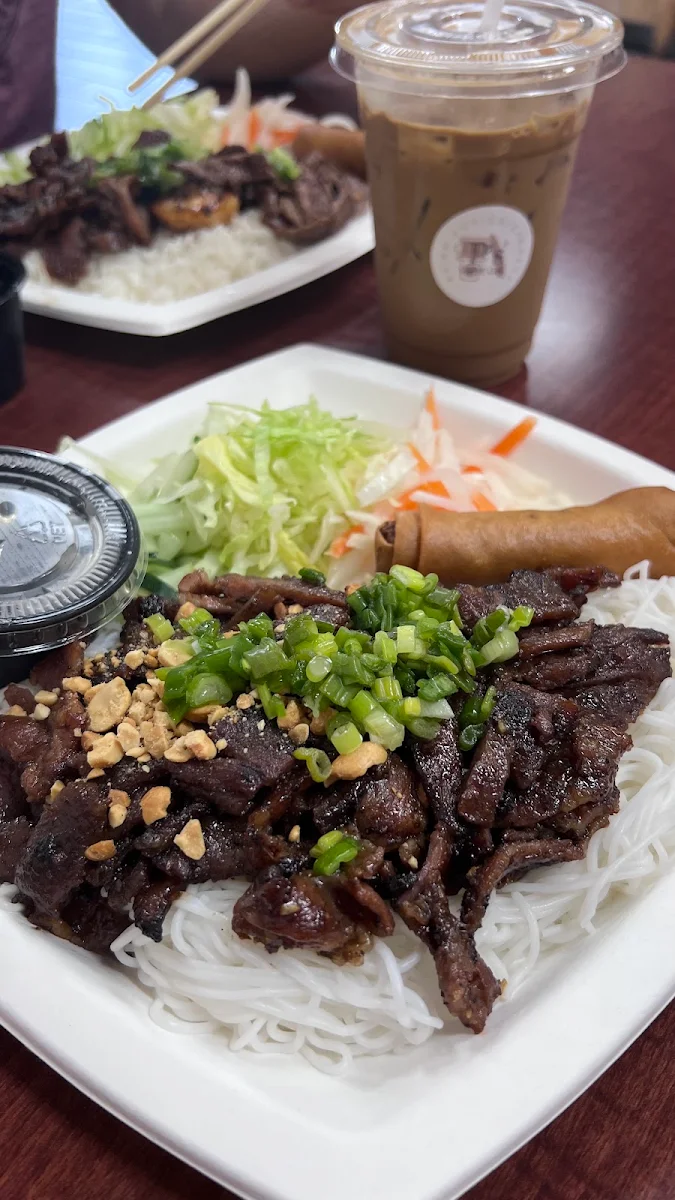 Com Thit Nuong White Rice Plate
