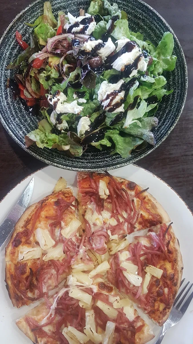 Hawaiian Pizza