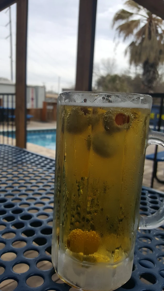 Cold Michelob Ultra lg Olive Garnish