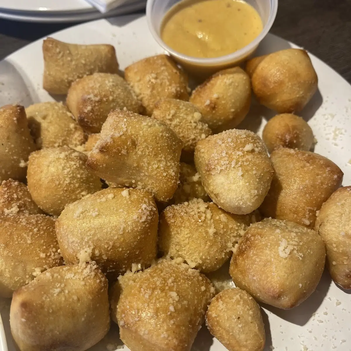 Garlic Pretzel Bites with Dip