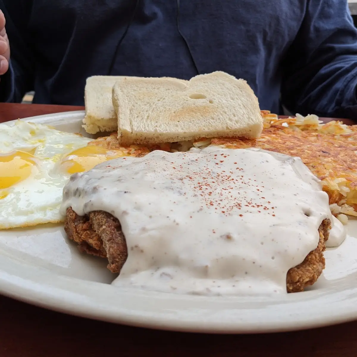 ½ Biscuit & Gravy & Egg