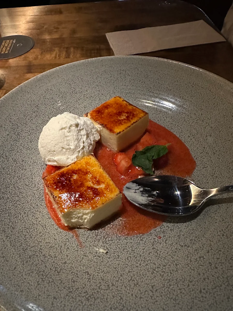 Crème Brûlée Cheesecake, JOEY Rideau