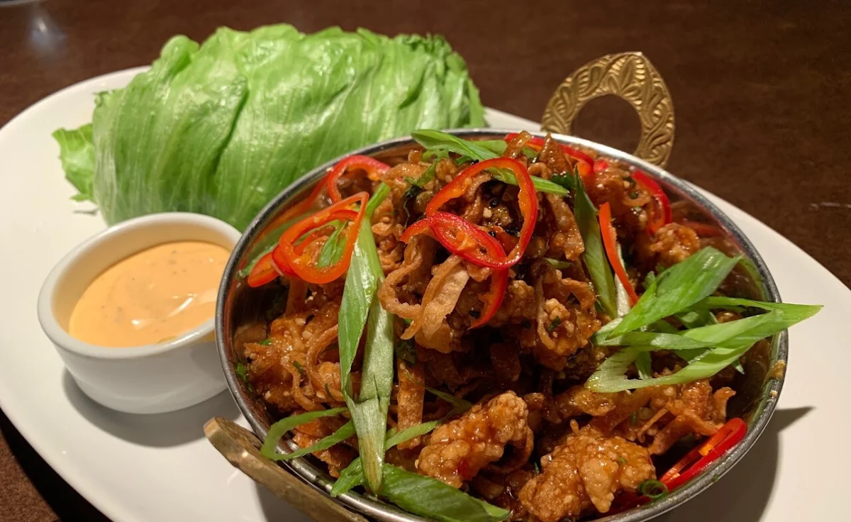 Szechuan Chicken Lettuce Wraps, JOEY Rideau