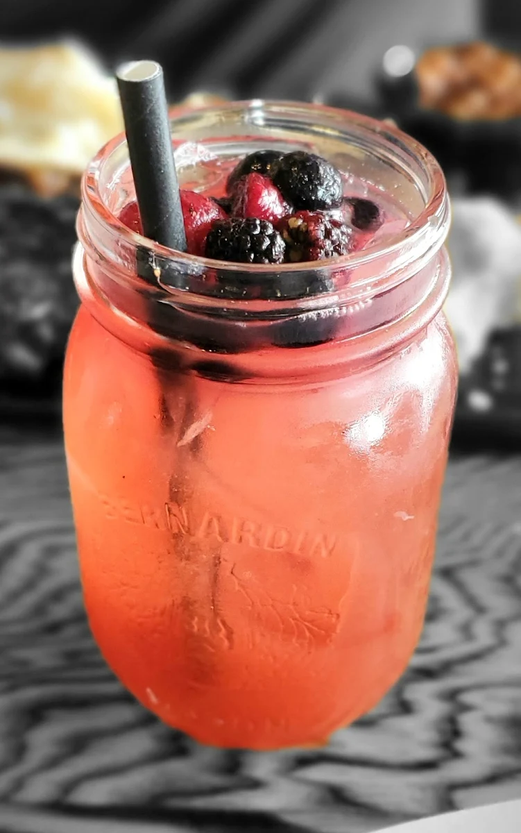 Crown Blackberry Smash, Montana’s BBQ & Bar