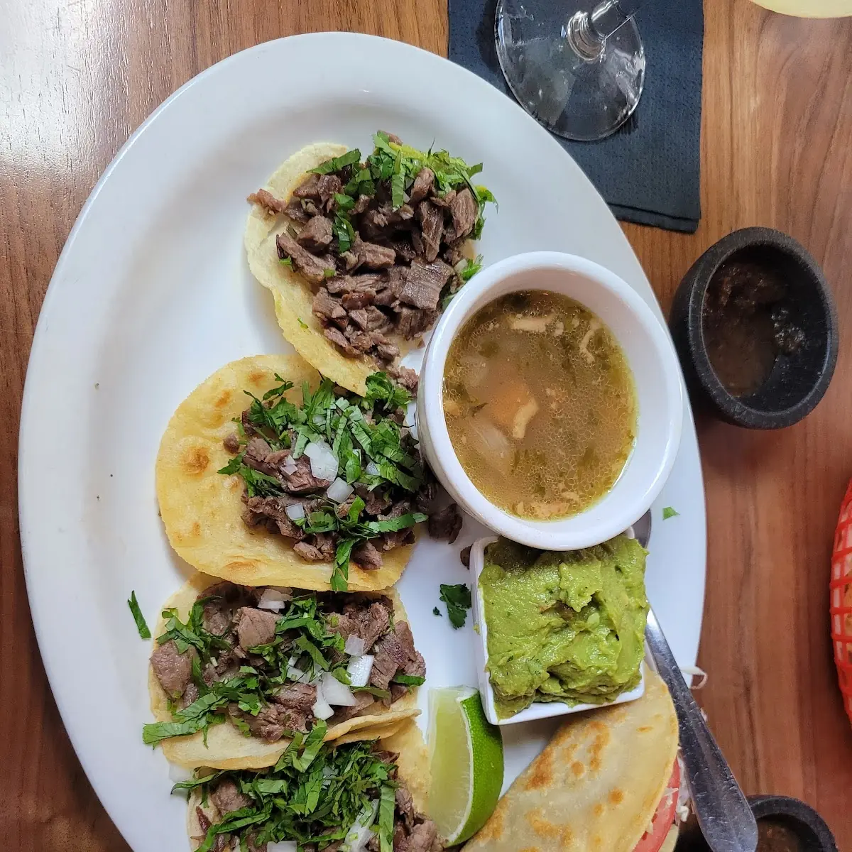 Tacos De Carnitas En Adobo