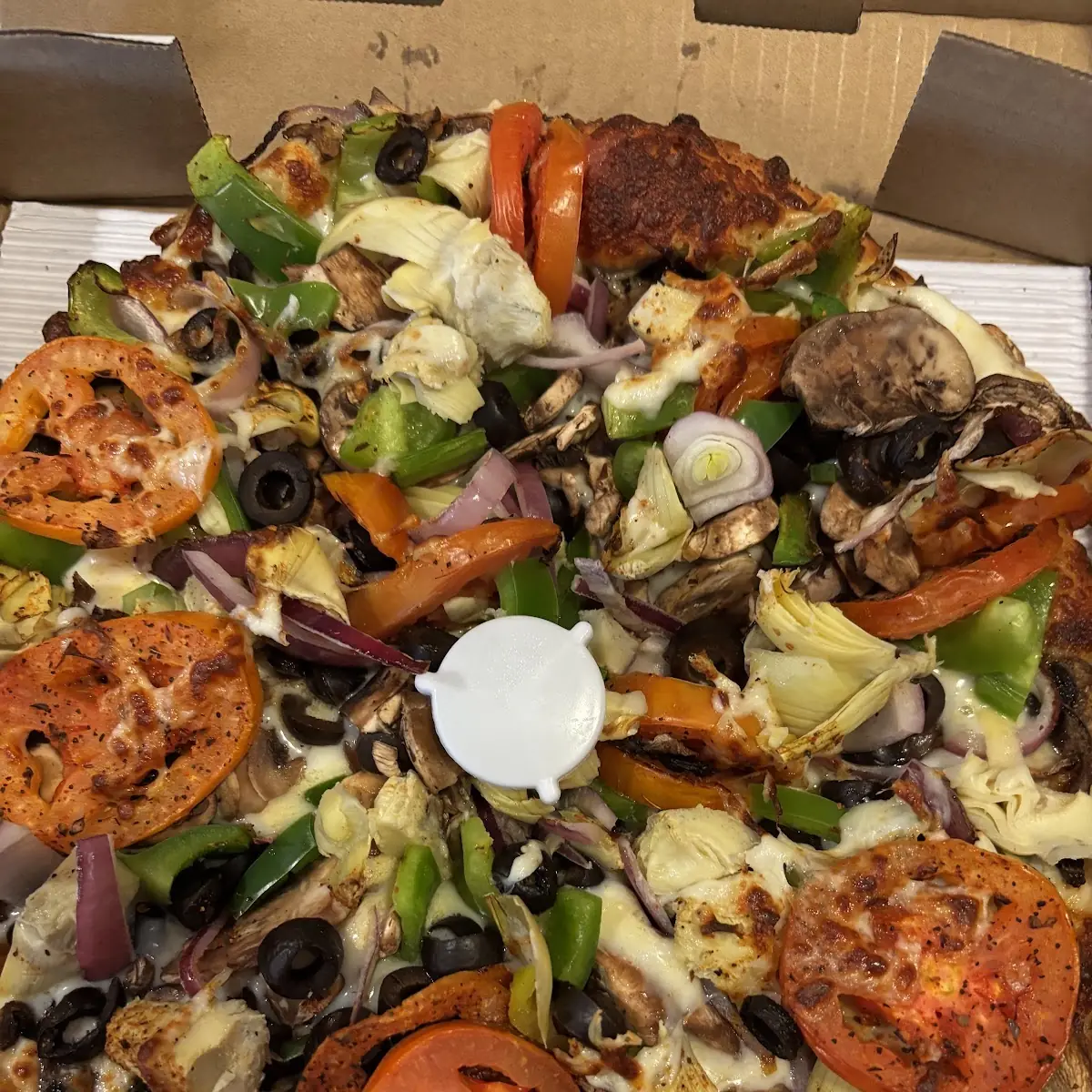 Veggie Pizza with White Sauce