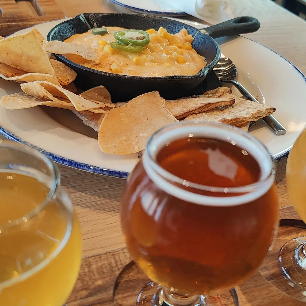 Beer & Cheesy Dipping Sauce
