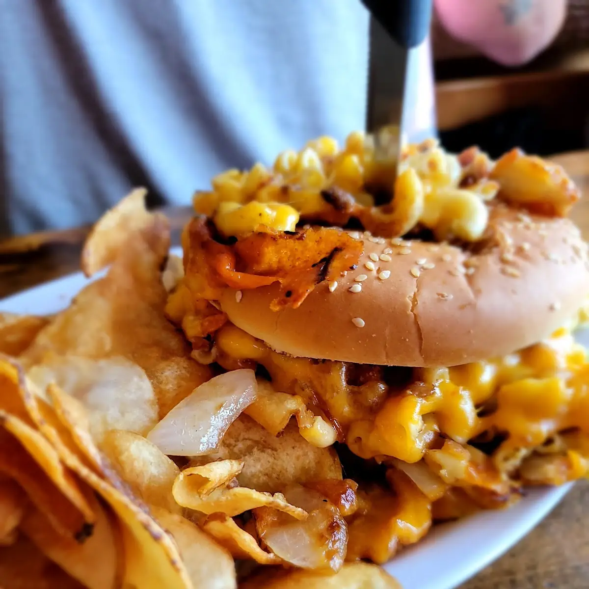 Bacon Mac and Cheese Burger