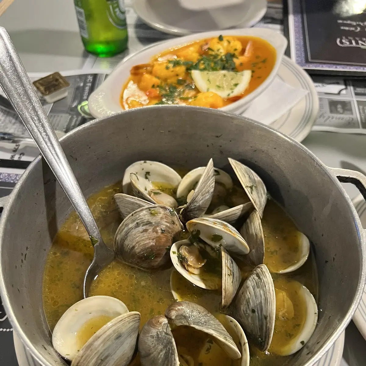 Clams White Wine & Garlic Bread