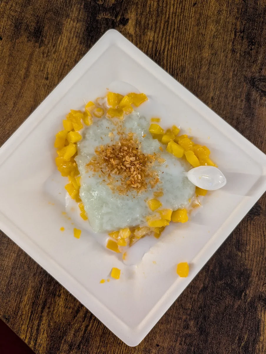 N9 Mango Sticky Rice with Ice Cream