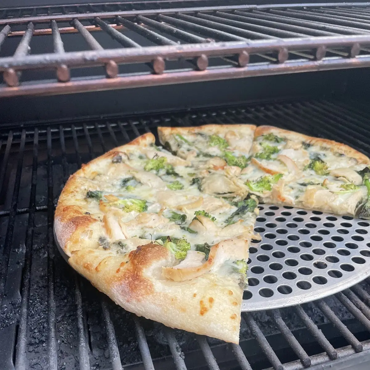 Backyard BBQ Pizza