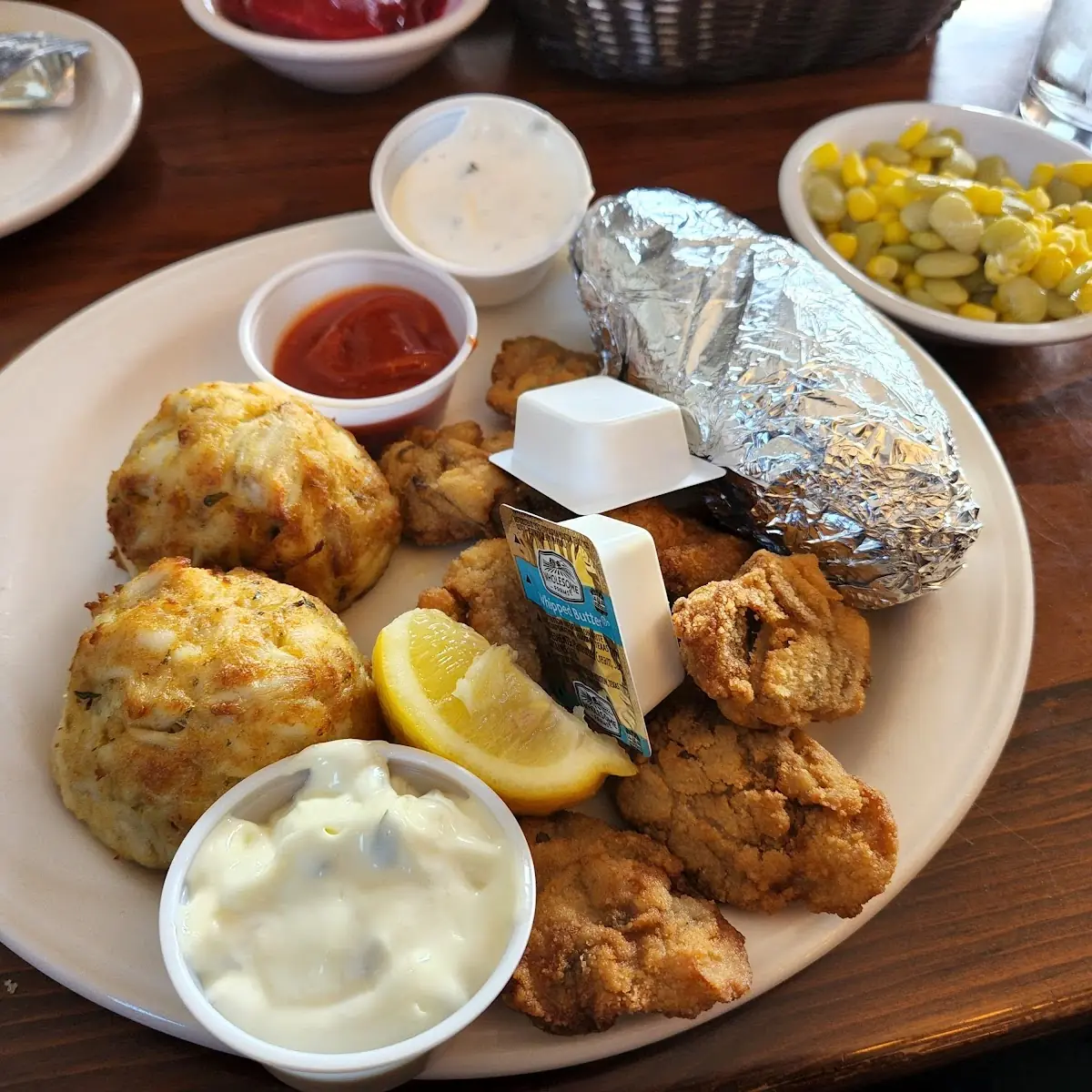 Oysters & Crab Cakes