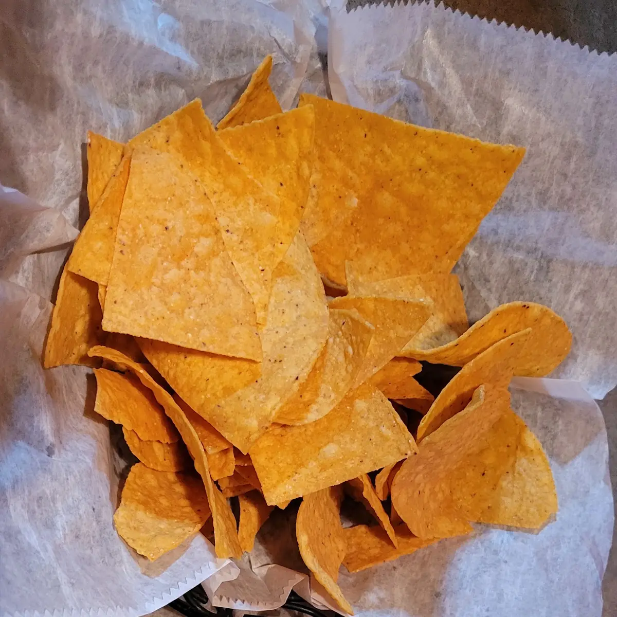 Chips & Salsa Roja