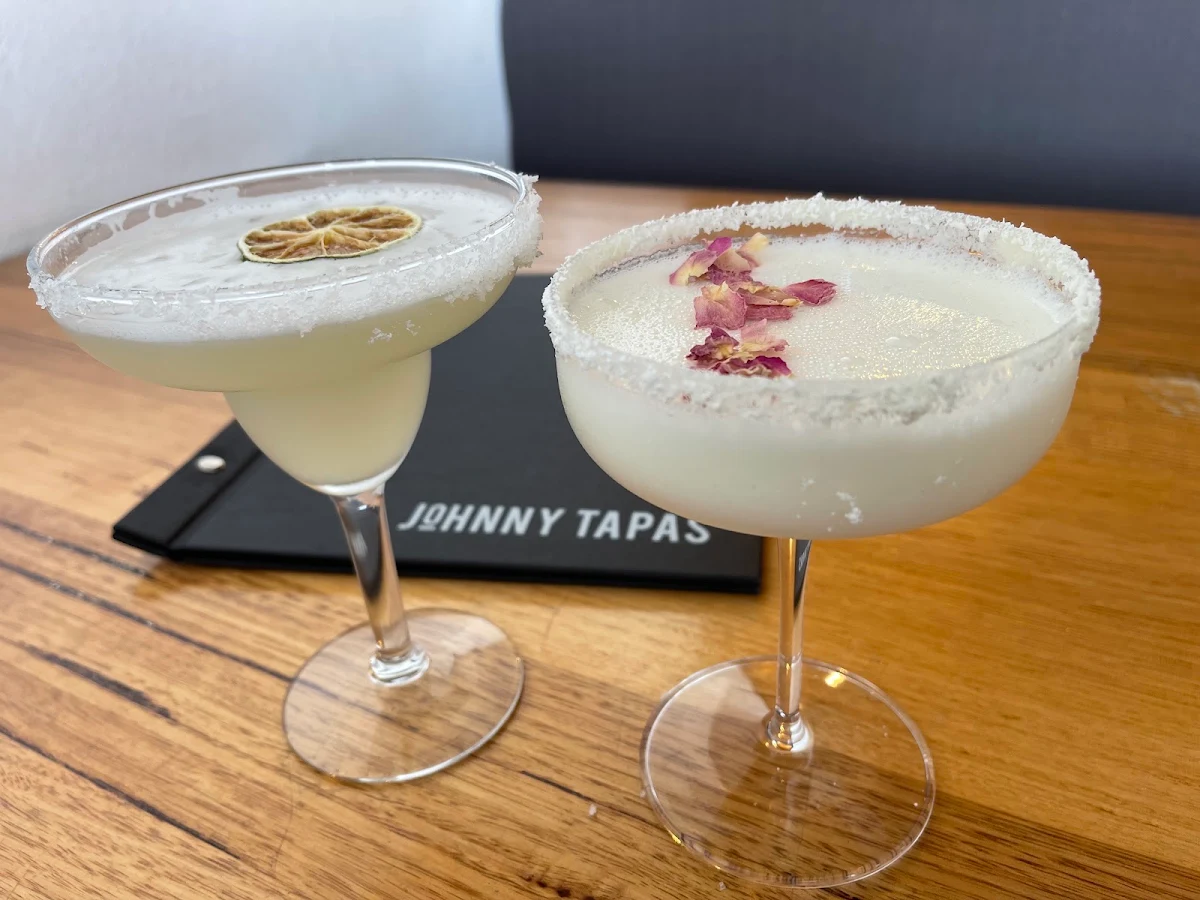 Highlights, Johnny Tapas